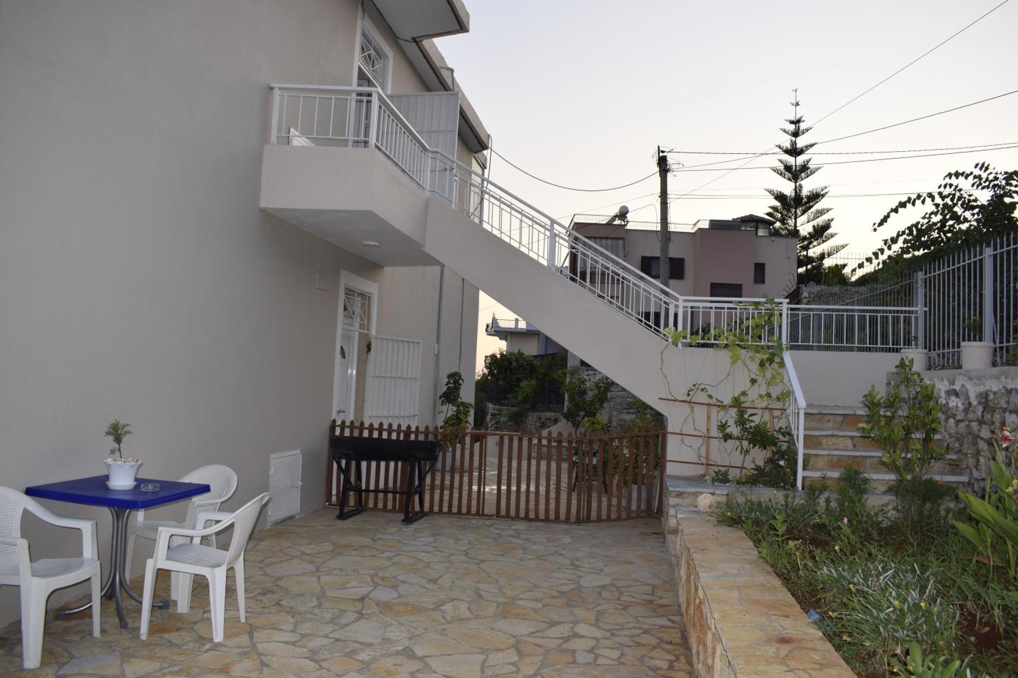 Isabela Apartments Sarande Exterior photo